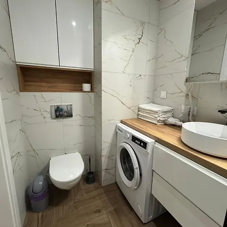 Riverside With Cityscape Views Kwiatkowskiego Free Parking * ジェシュフ