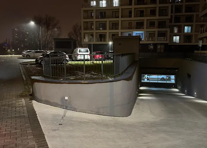 Riverside With Cityscape Views Kwiatkowskiego Free Parking Apartment